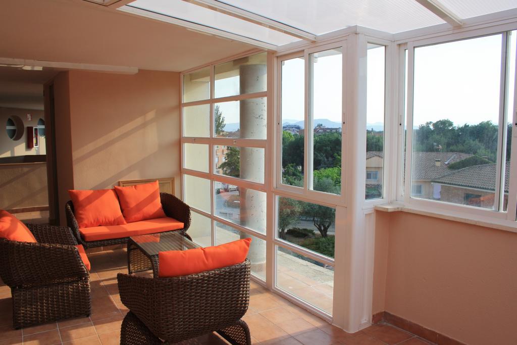 Ar Apartamentos Soto Real Oda fotoğraf